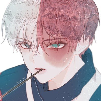 《丧尸围城4》弗兰克变身生化3吉尔 抹胸短裙贼性感